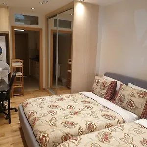 Appartamento Luxury 1min Walk From Underground, With Free Parking Free Wifi, Londra